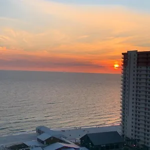 1717 Laketown Wharf 1 King Bedroom, 2 Bath Aparthotel Panama City Beach